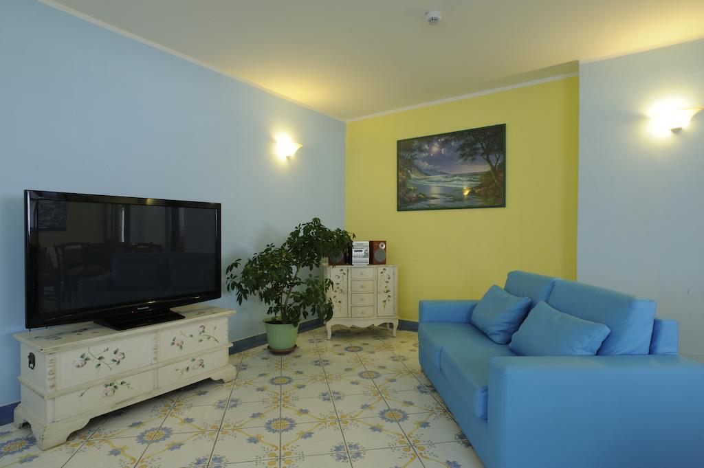 לאיגואליה Hotel Delfino מראה חיצוני תמונה