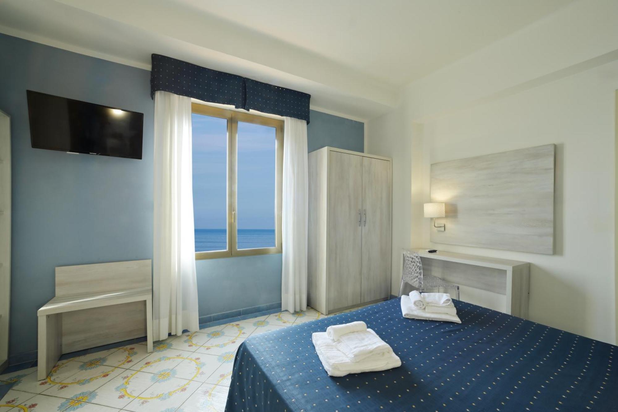 לאיגואליה Hotel Delfino מראה חיצוני תמונה