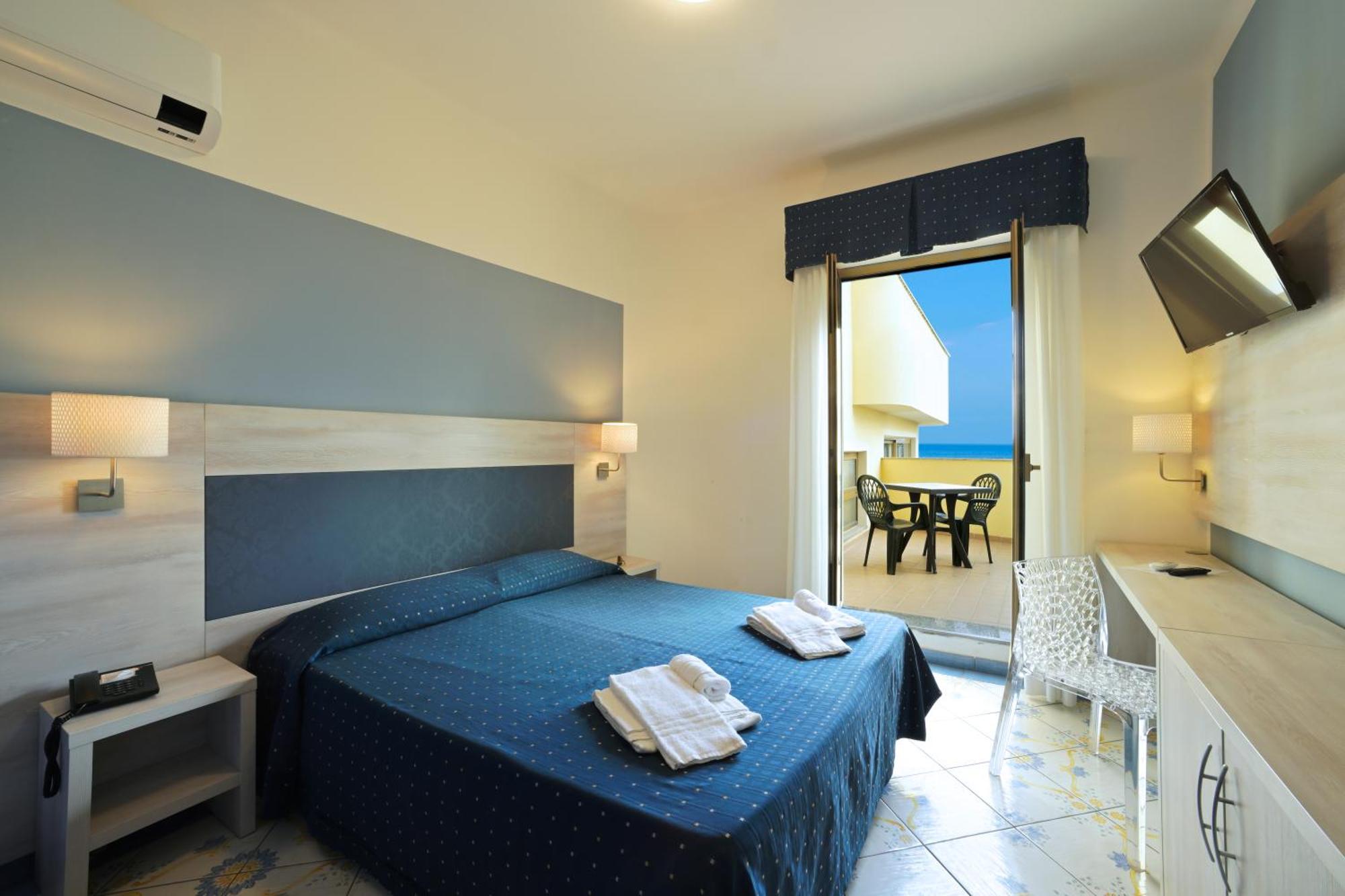 לאיגואליה Hotel Delfino מראה חיצוני תמונה