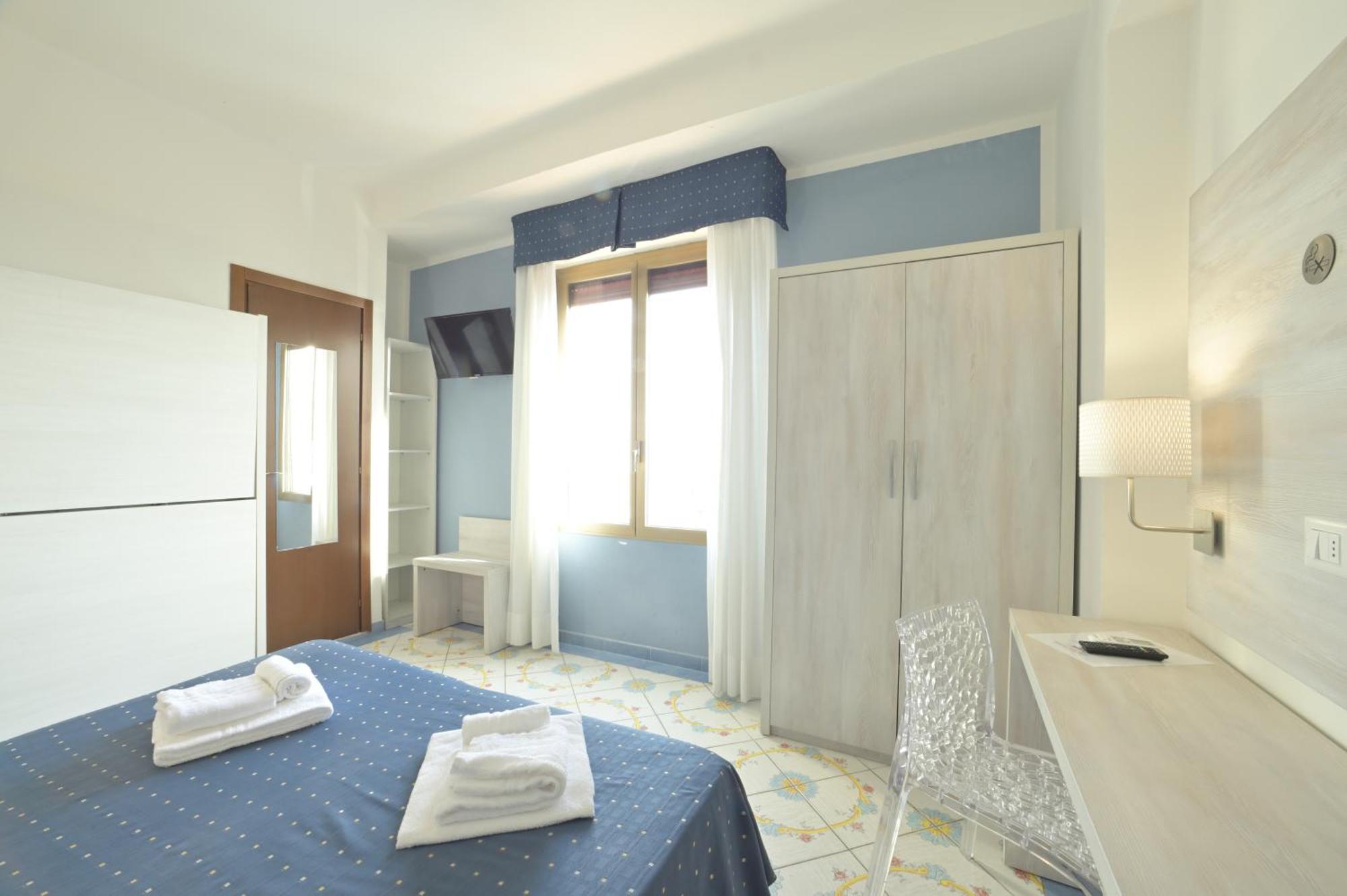 לאיגואליה Hotel Delfino מראה חיצוני תמונה