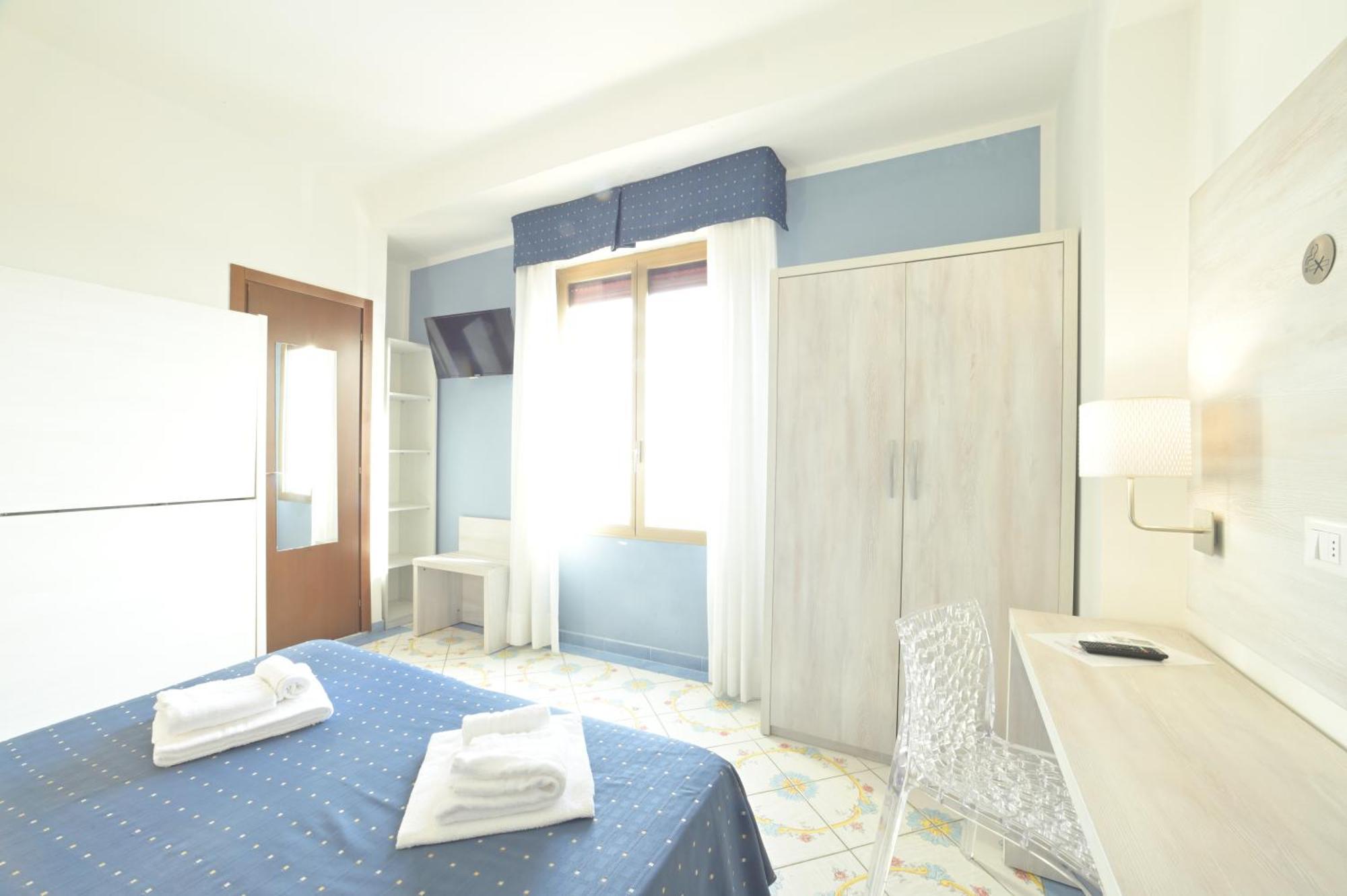 לאיגואליה Hotel Delfino מראה חיצוני תמונה