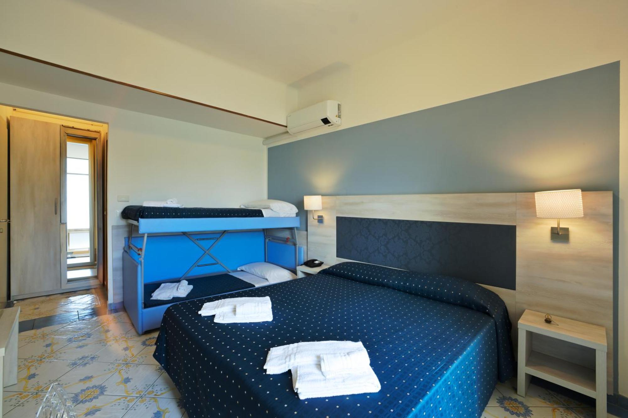 לאיגואליה Hotel Delfino מראה חיצוני תמונה