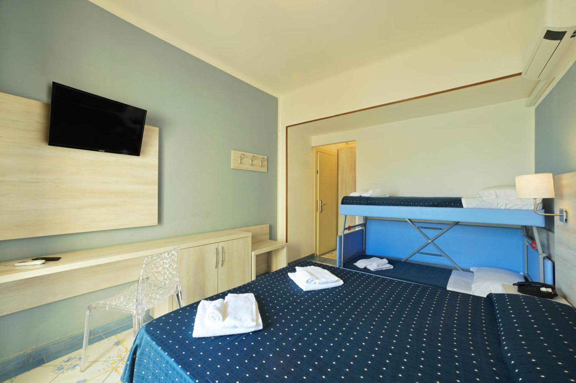 לאיגואליה Hotel Delfino מראה חיצוני תמונה