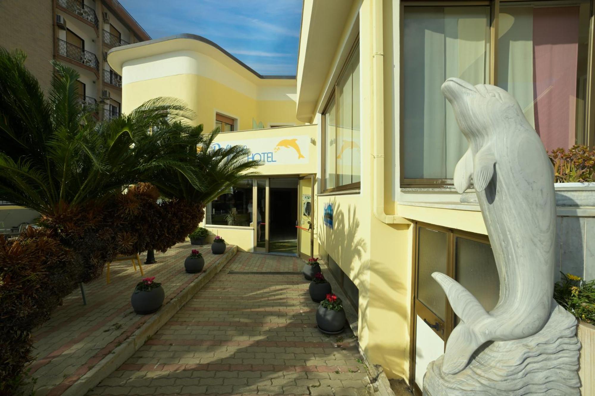 לאיגואליה Hotel Delfino מראה חיצוני תמונה
