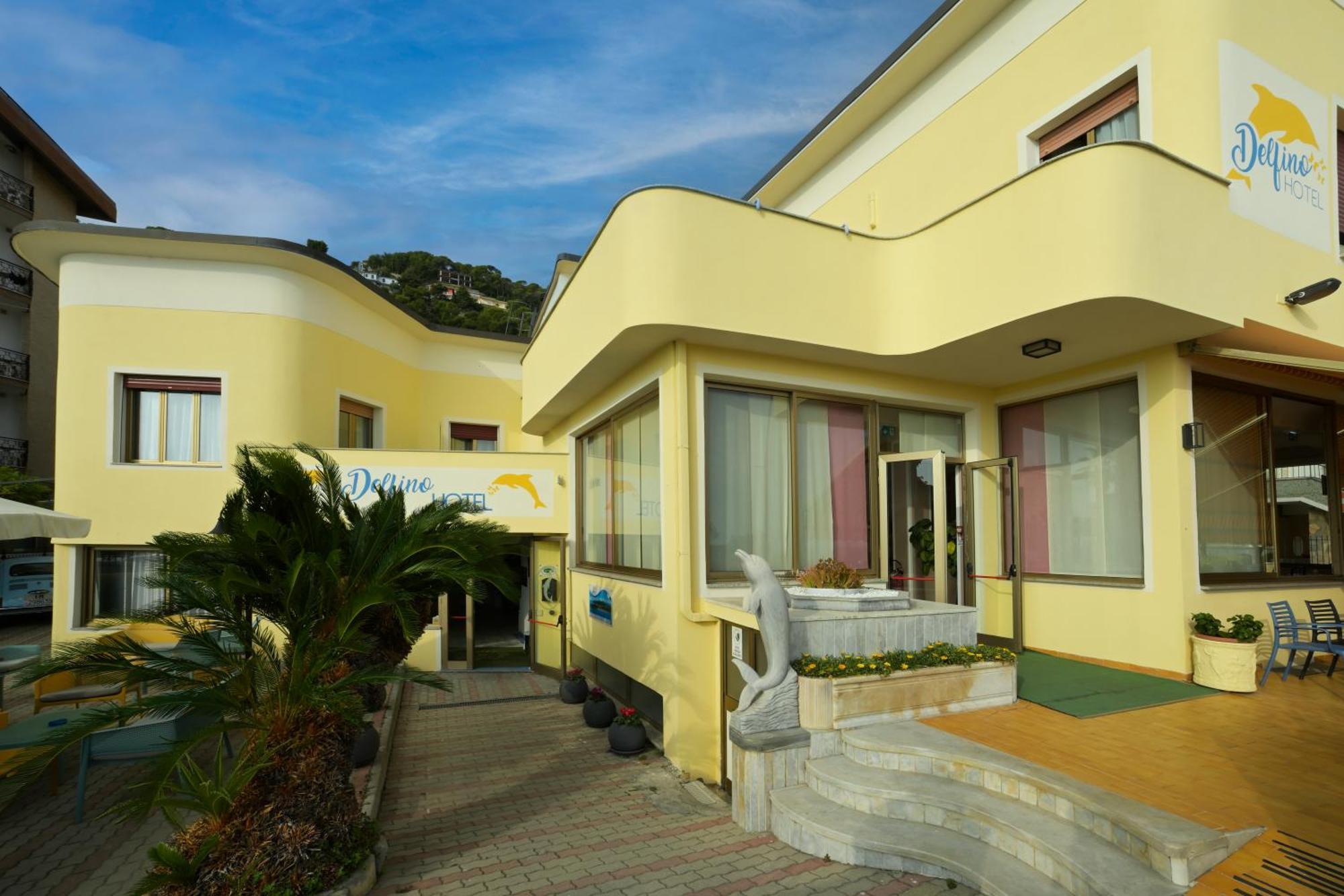 לאיגואליה Hotel Delfino מראה חיצוני תמונה