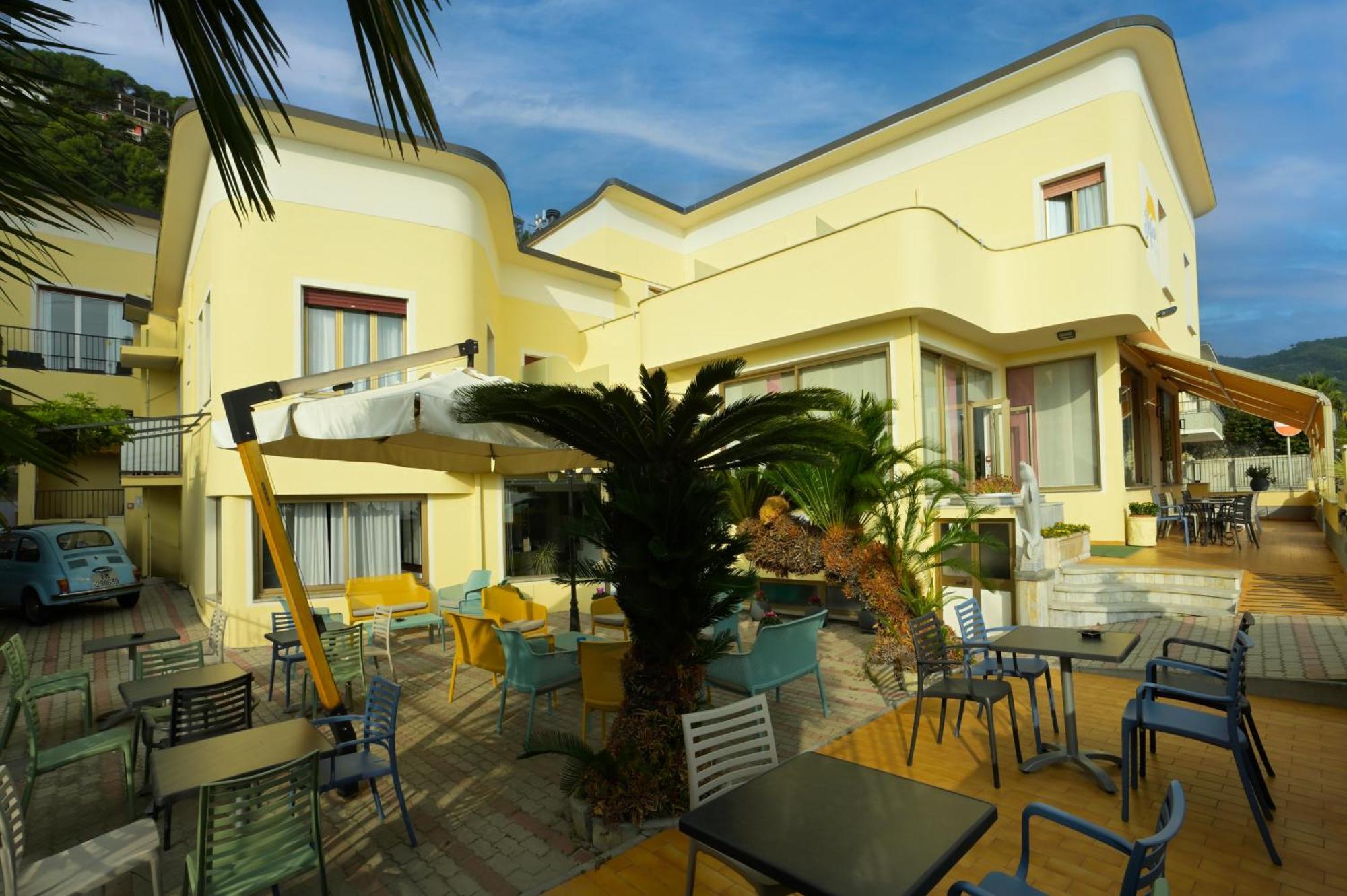 לאיגואליה Hotel Delfino מראה חיצוני תמונה
