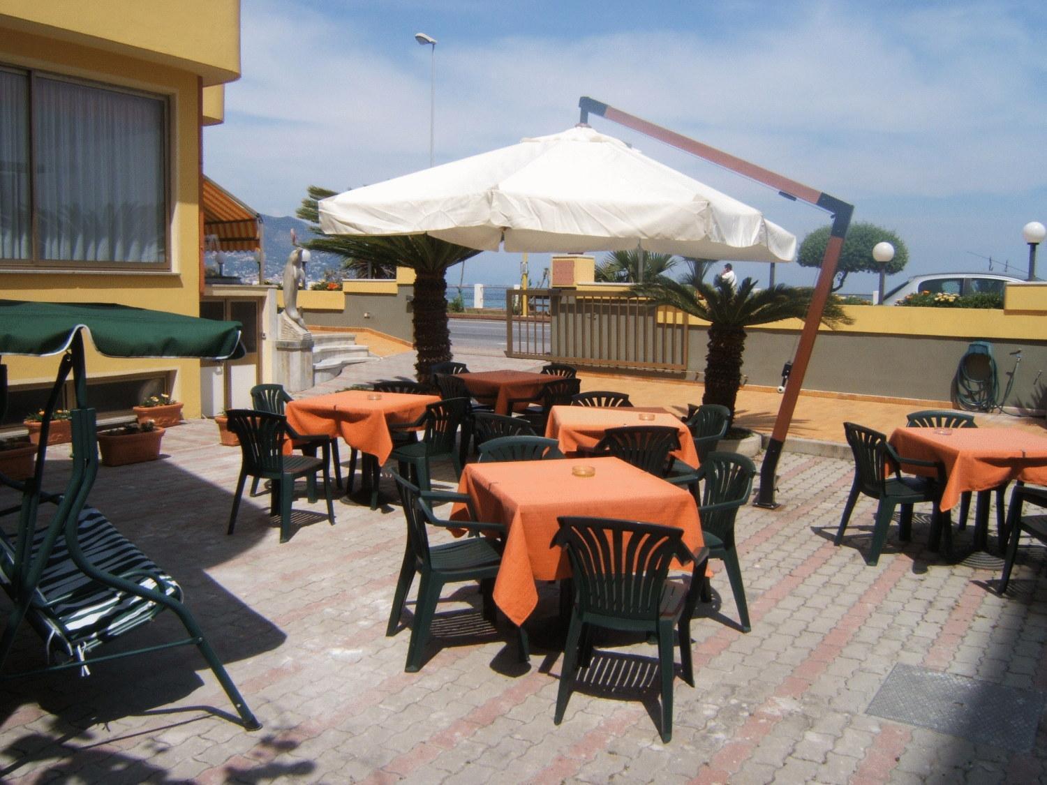 לאיגואליה Hotel Delfino מראה חיצוני תמונה