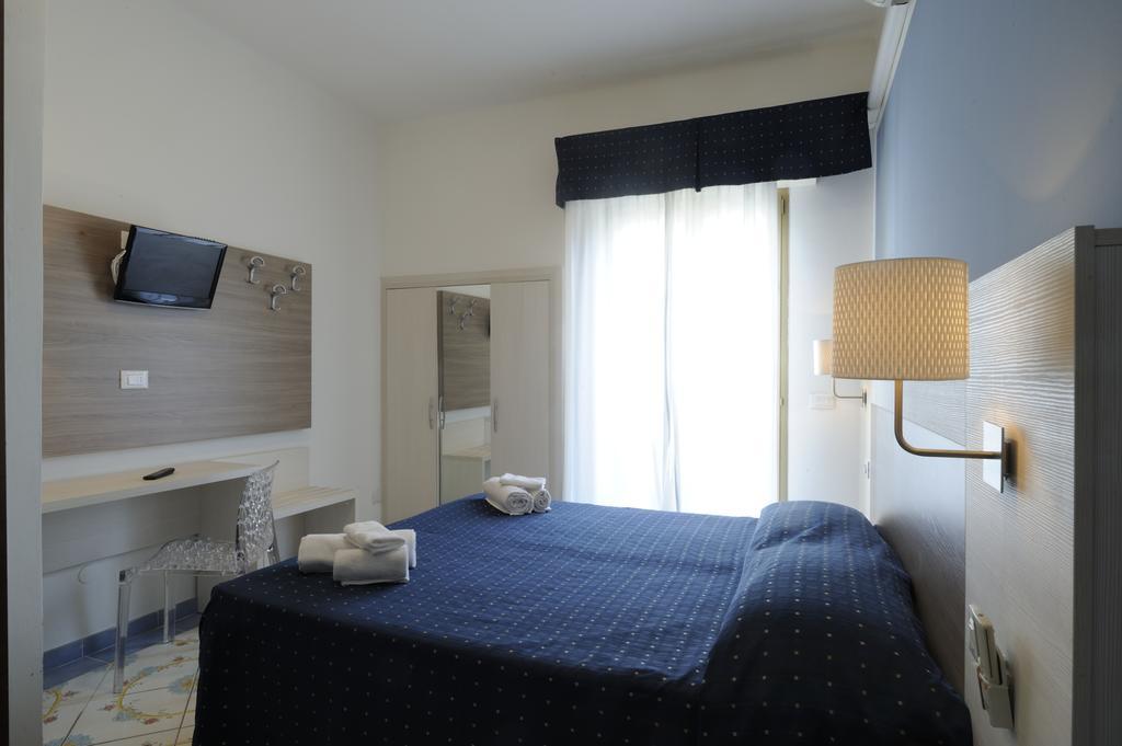לאיגואליה Hotel Delfino מראה חיצוני תמונה