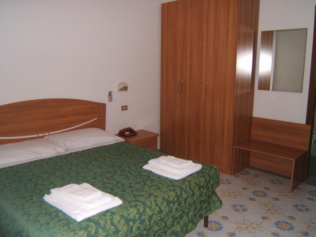 לאיגואליה Hotel Delfino מראה חיצוני תמונה
