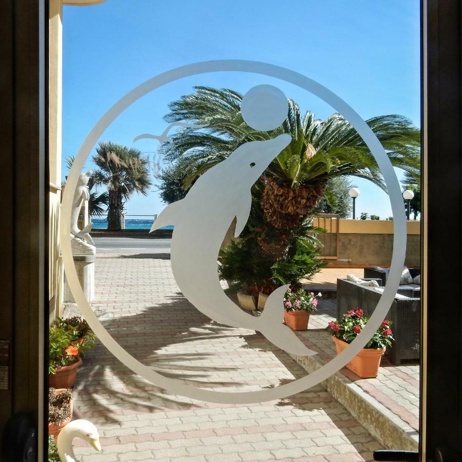 לאיגואליה Hotel Delfino מראה חיצוני תמונה